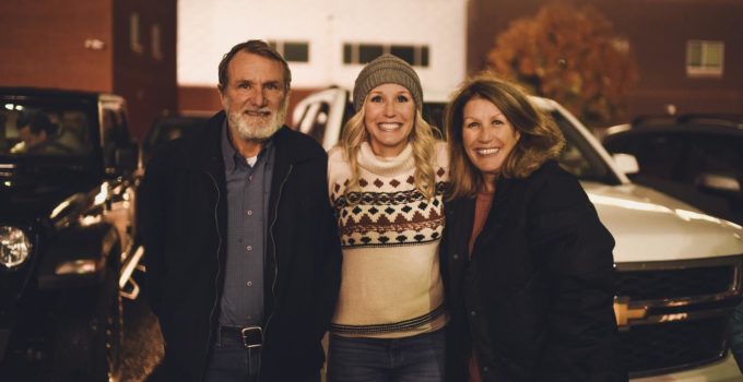 Image of Jenny Marrs with her parents